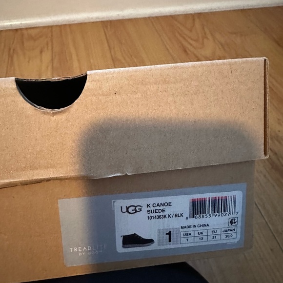 UGG Shoes - Picture 5 of 5